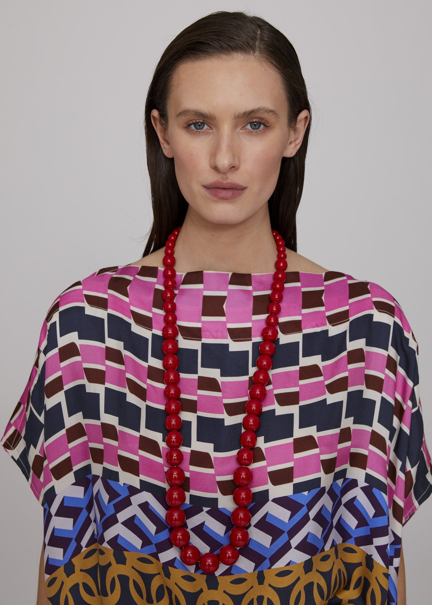 Graded Resin Bead Necklace - Red